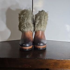 NEW Vince Camuto Leather Faux Fur 2 Tone Booties Size 7.5
